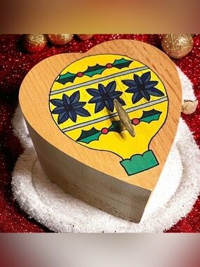 Christmas "Silent Night" Heart Shaped Music Box/Trinket/Keepsake Box - Handmade